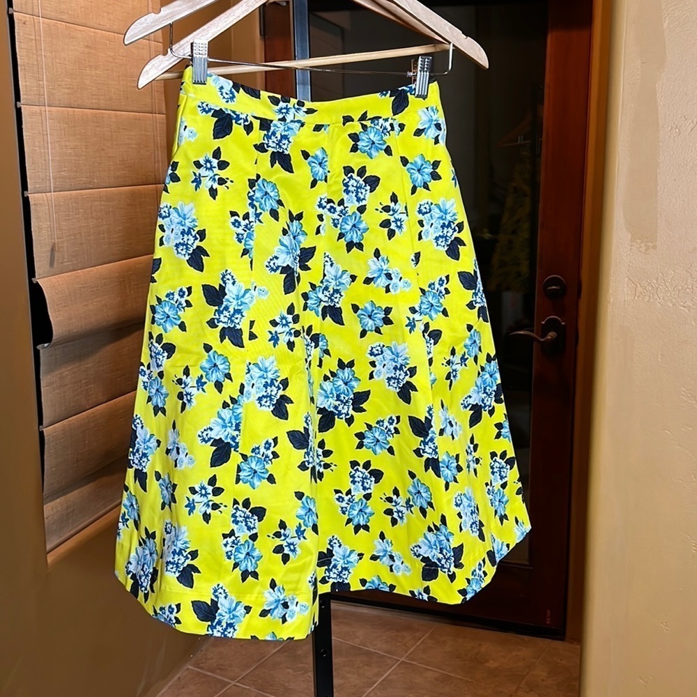 NWT 10 Central Yellow Blue Floral Skirt Size XS